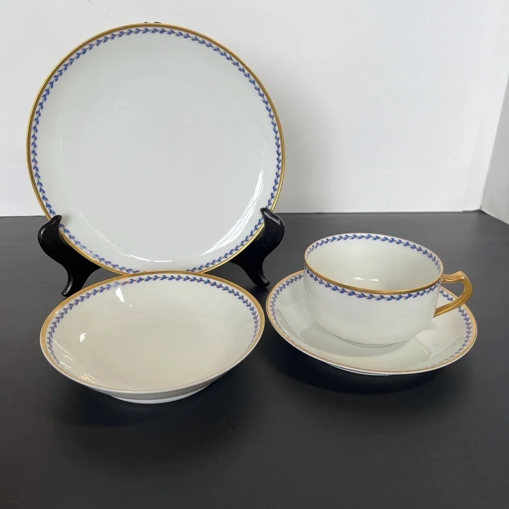 Haviland & Co. Limoges Luncheon Set White with Gold and Royal Blue Ivy Pattern - Picture 11 of 11
